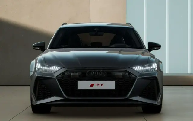 AUDI RS6 