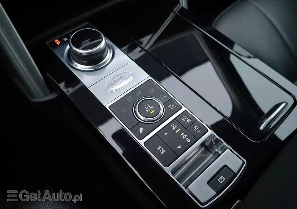 LAND ROVER Discovery V 2.0 SD4 HSE Luxury