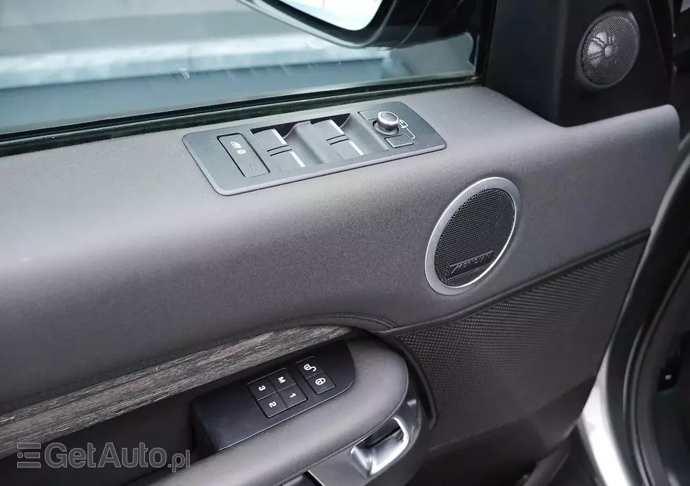 LAND ROVER Discovery V 2.0 SD4 HSE Luxury