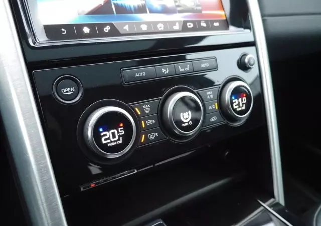 LAND ROVER Discovery V 2.0 SD4 HSE Luxury