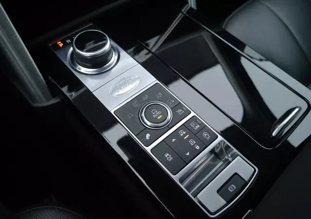 LAND ROVER Discovery V 2.0 SD4 HSE Luxury