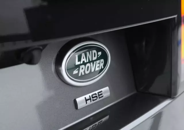 LAND ROVER Discovery V 2.0 SD4 HSE Luxury