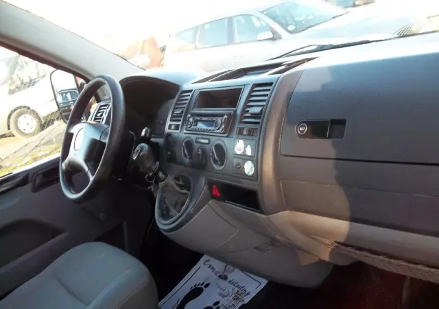 VOLKSWAGEN Transporter T5 