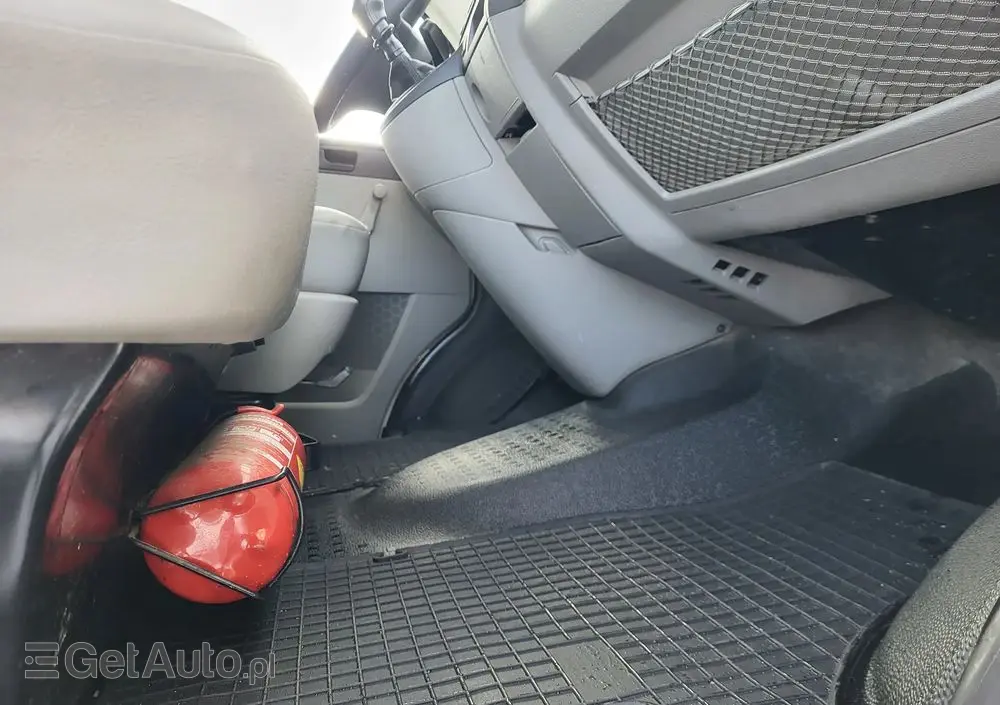 VOLKSWAGEN Transporter t5 lift doka super stan klima tablica świetlna 