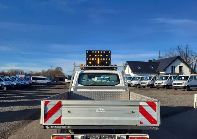 VOLKSWAGEN Transporter t5 lift doka super stan klima tablica świetlna 