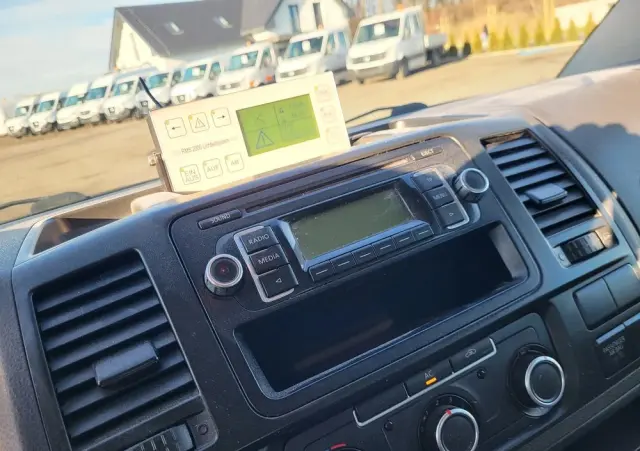 VOLKSWAGEN Transporter t5 lift doka super stan klima tablica świetlna 