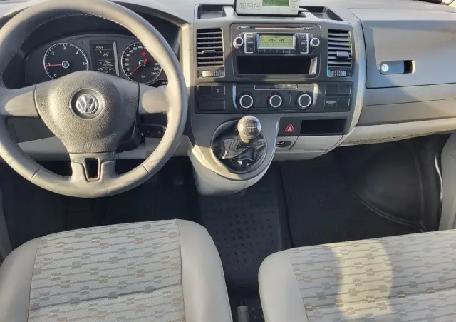 VOLKSWAGEN Transporter t5 lift doka super stan klima tablica świetlna 