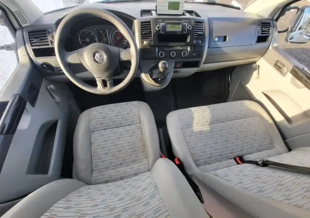 VOLKSWAGEN Transporter t5 lift doka super stan klima tablica świetlna 