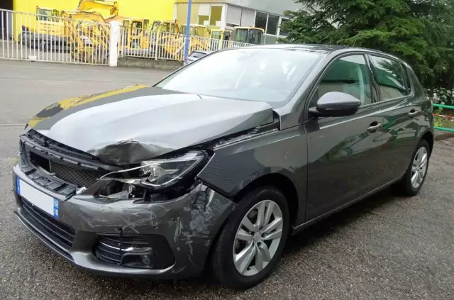 PEUGEOT 308 