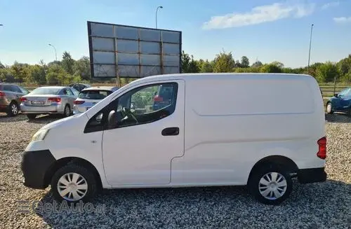 NISSAN NV200 
