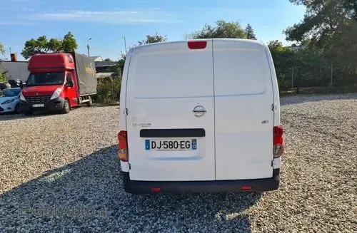 NISSAN NV200 