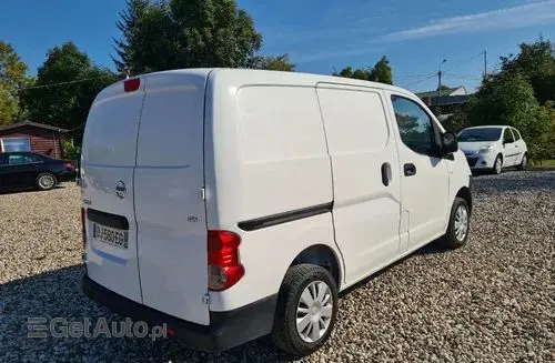 NISSAN NV200 