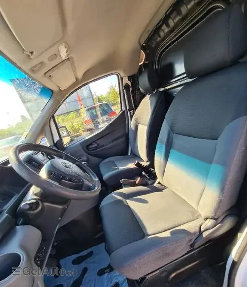 NISSAN NV200 