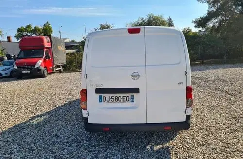 NISSAN NV200 