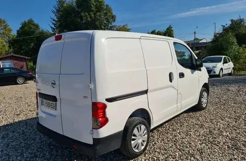 NISSAN NV200 