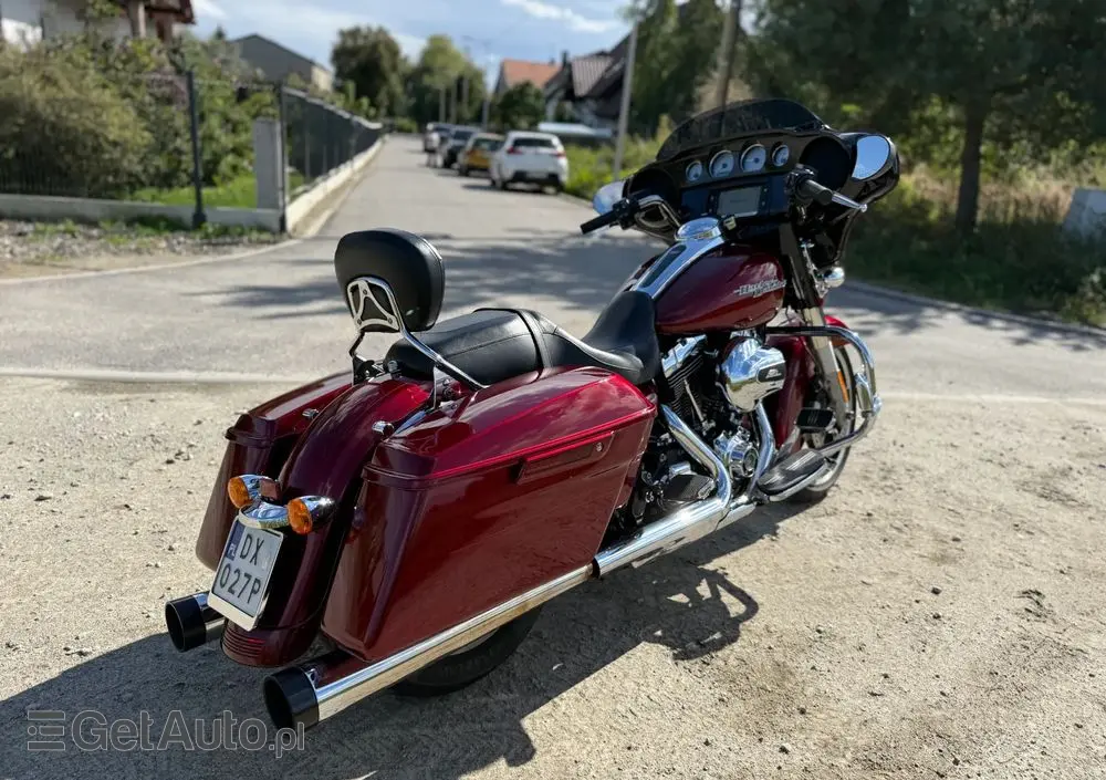 HARLEY-DAVIDSON Touring Street Glide 