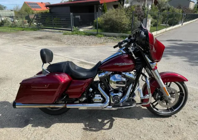 HARLEY-DAVIDSON Touring Street Glide 