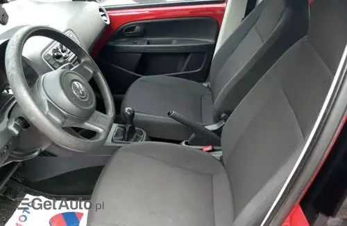 VOLKSWAGEN Up! 