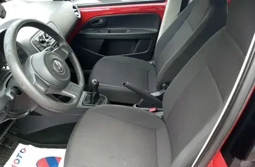 VOLKSWAGEN Up! 