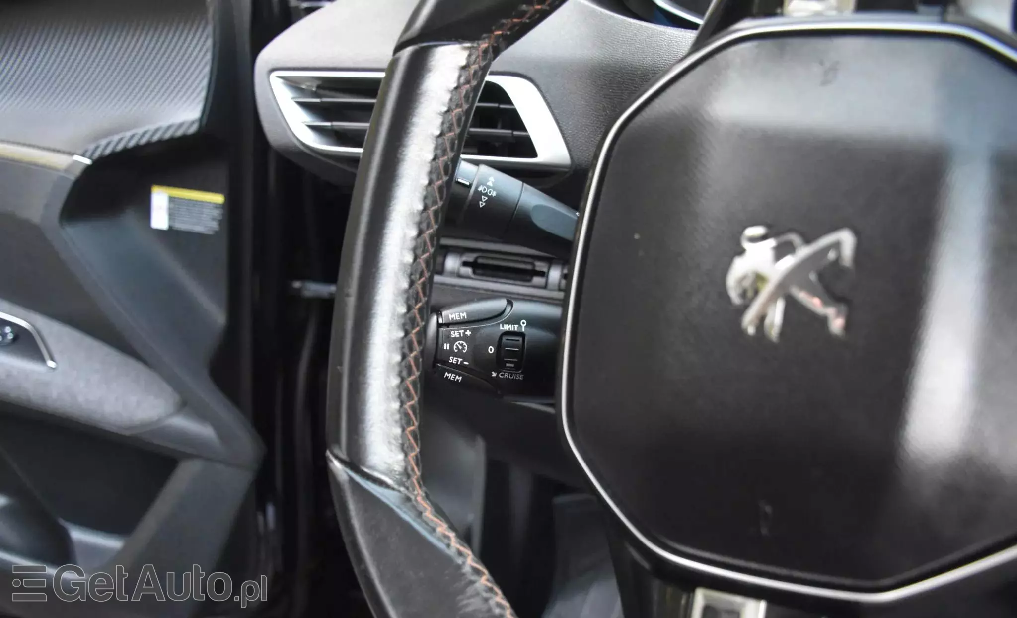 PEUGEOT 3008 BlueHDi 120 Stop & Start Style