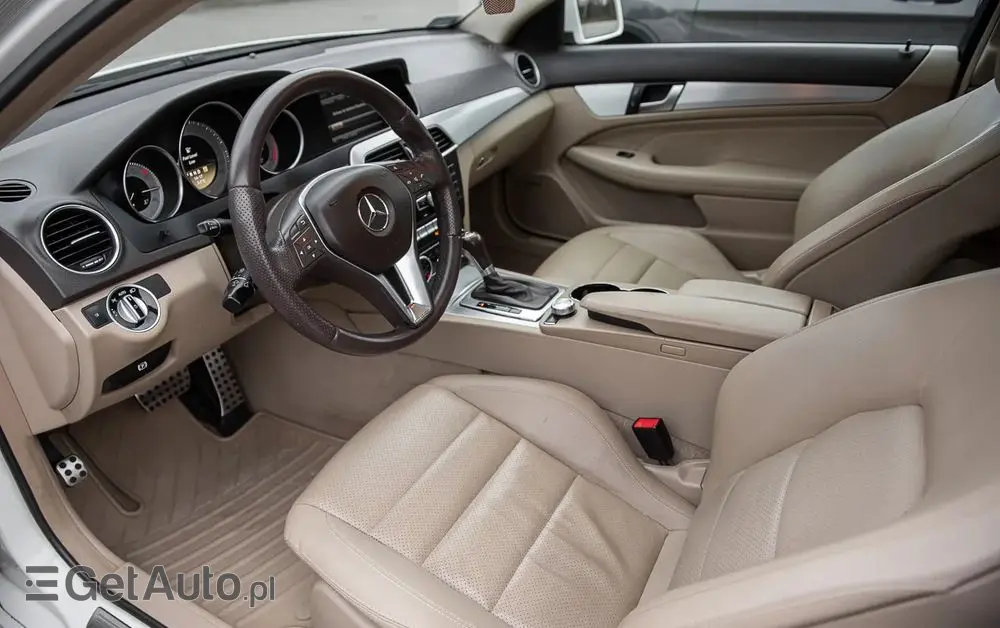 MERCEDES-BENZ Klasa C 250 (BlueEFFICIENCY) 7G-TRONIC