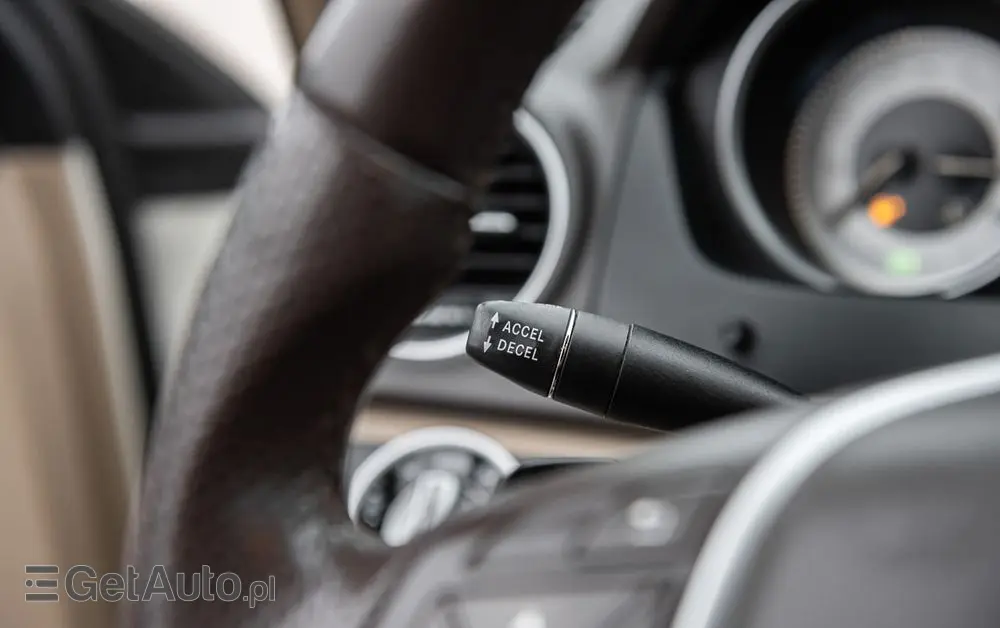 MERCEDES-BENZ Klasa C 250 (BlueEFFICIENCY) 7G-TRONIC