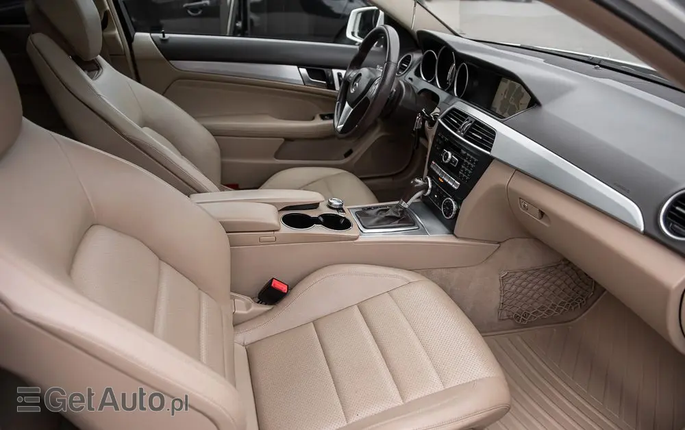 MERCEDES-BENZ Klasa C 250 (BlueEFFICIENCY) 7G-TRONIC