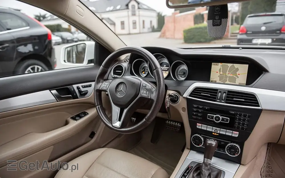 MERCEDES-BENZ Klasa C 250 (BlueEFFICIENCY) 7G-TRONIC