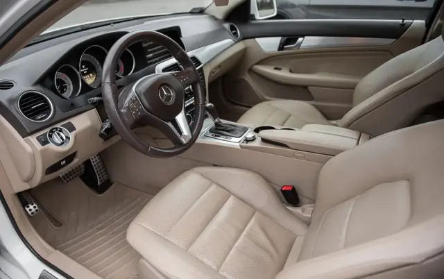 MERCEDES-BENZ Klasa C 250 (BlueEFFICIENCY) 7G-TRONIC