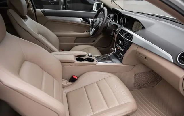 MERCEDES-BENZ Klasa C 250 (BlueEFFICIENCY) 7G-TRONIC