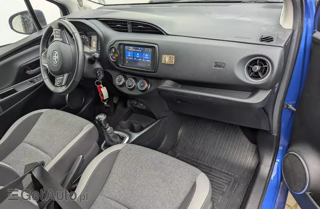 TOYOTA Yaris 