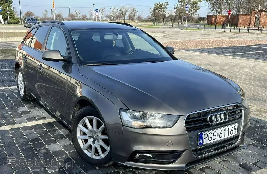 AUDI A4 