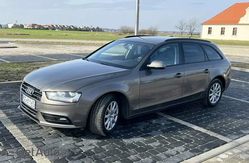 AUDI A4 