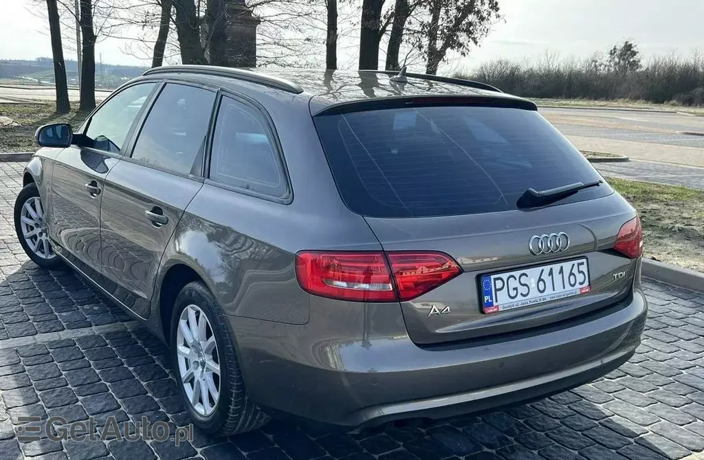 AUDI A4 