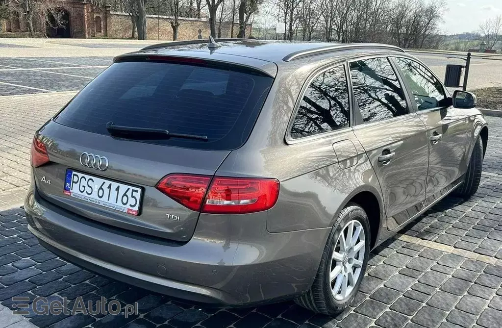 AUDI A4 