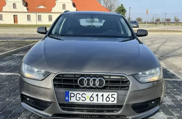 AUDI A4 