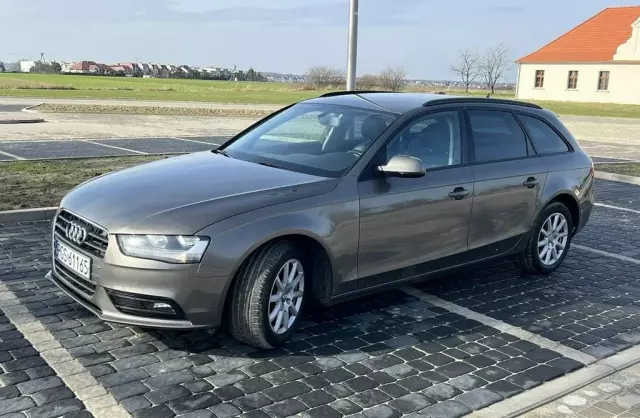 AUDI A4 