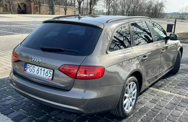 AUDI A4 