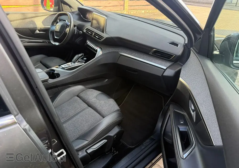 PEUGEOT 5008 BlueHDi 130 EAT8 GT