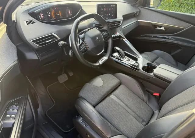 PEUGEOT 5008 BlueHDi 130 EAT8 GT