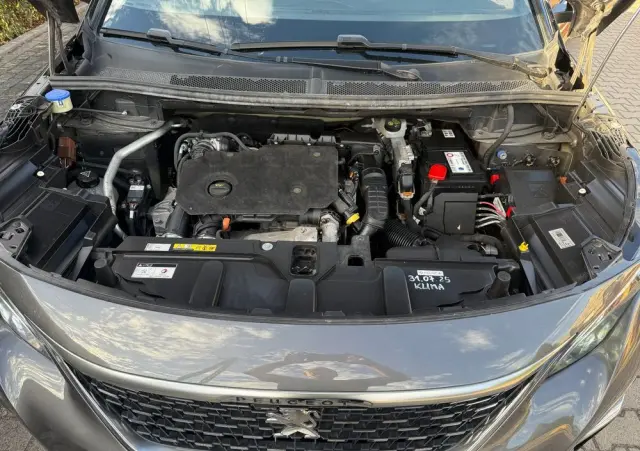 PEUGEOT 5008 BlueHDi 130 EAT8 GT