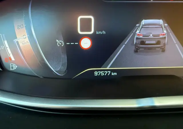 PEUGEOT 5008 BlueHDi 130 EAT8 GT