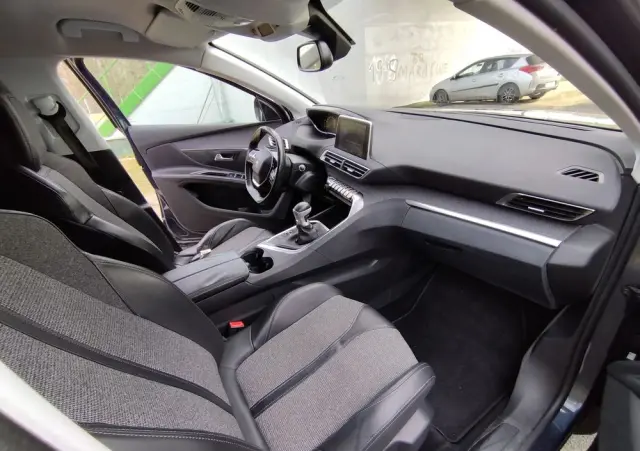 PEUGEOT 5008 HDI 150 Allure