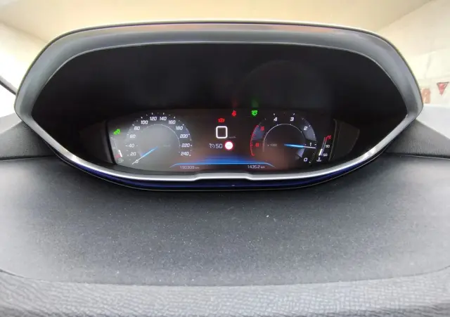 PEUGEOT 5008 HDI 150 Allure