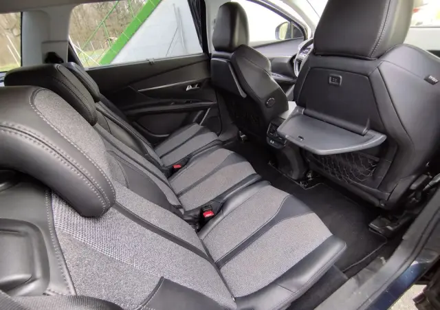 PEUGEOT 5008 HDI 150 Allure