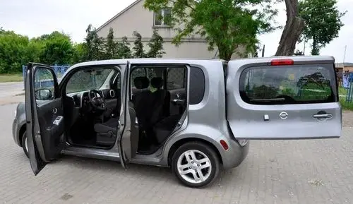 NISSAN Cube 