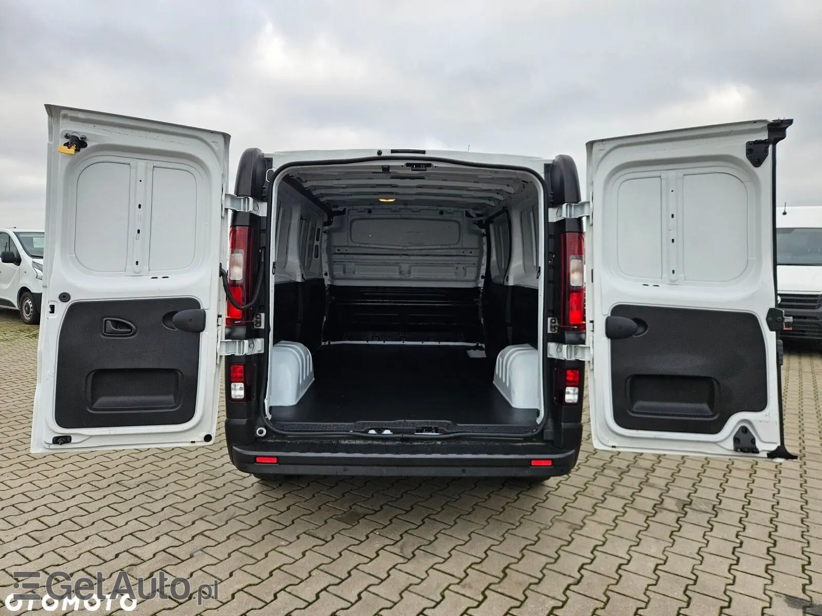 RENAULT Trafic L2H1 Pack Clim S&S+E(1200)