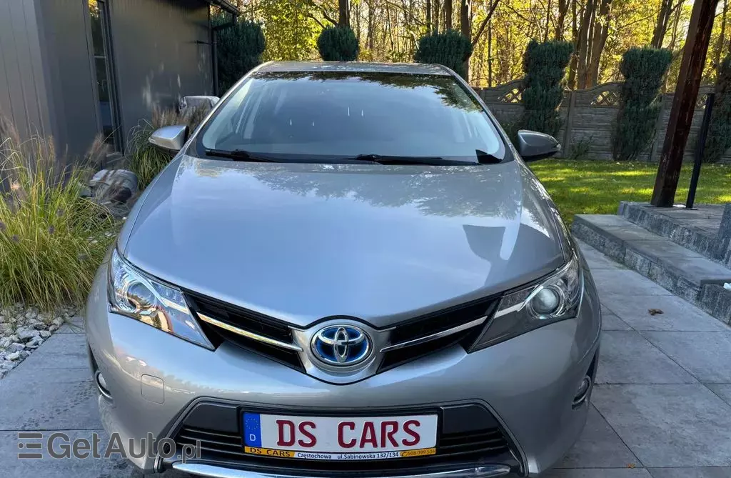 TOYOTA Auris 