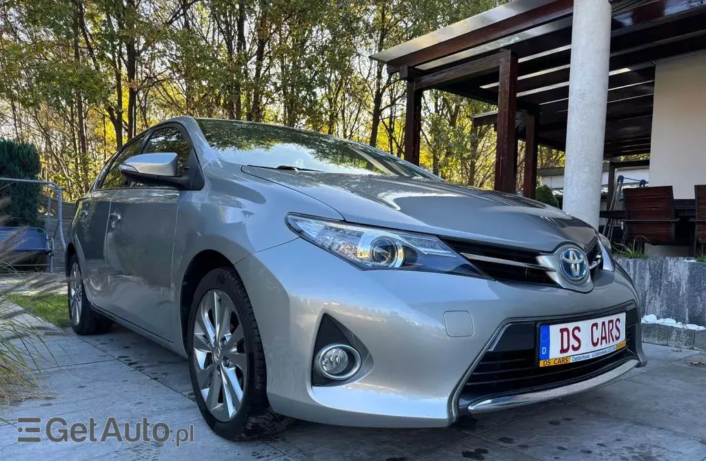 TOYOTA Auris 