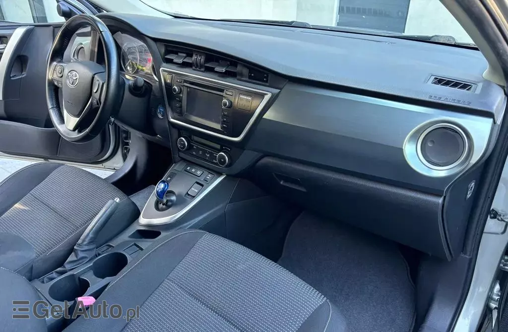 TOYOTA Auris 
